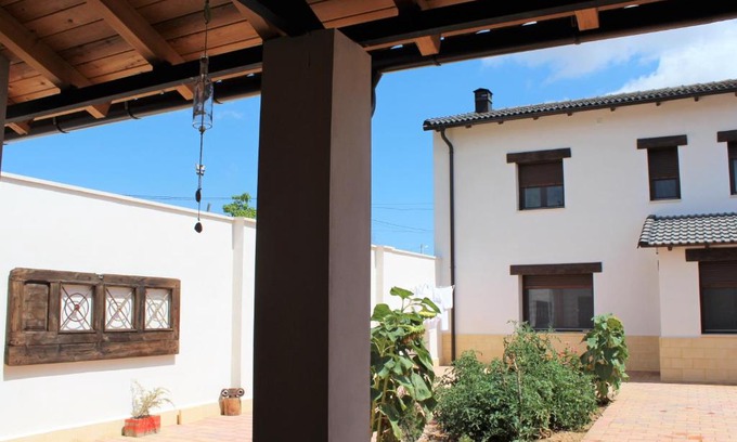Santo Domingo de Moya House | Casa Rural CasaBlasa