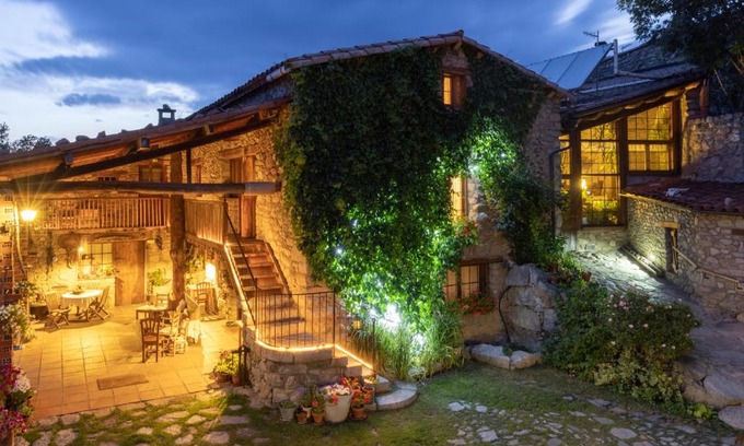 Lles House | Casa rural calRei