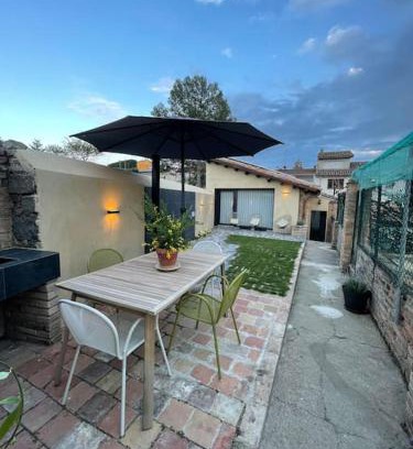 Santa Maria de Corco House | Casa Rural Can Titus
