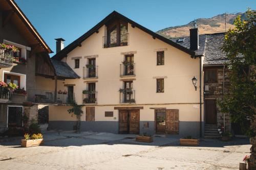 Isil House | Casa rural Casa Bernat