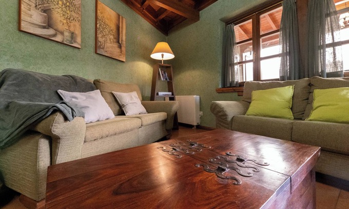 Pola de Lena Cottage | Casa Rural con Chimenea y Vistas a la Montaña