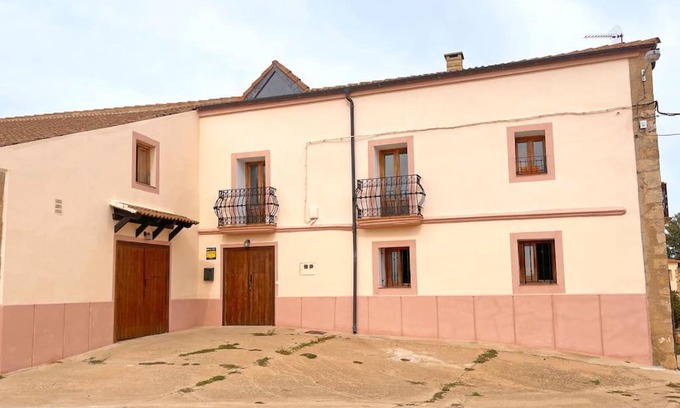 Los Rabanos Villa | Casa Rural con Jacuzzi, BBQ, chimenea y mucho mas