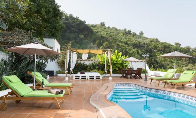 El Guincho Villa | Casa rural con piscina climatizada, barbacoa y Wi-Fi en Icod de los Vinos - ES-279-19