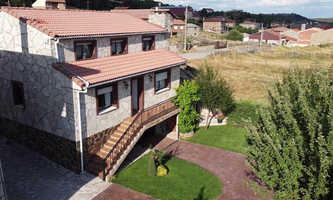Hontoria del Pinar House | CASA RURAL COSTALAGO
