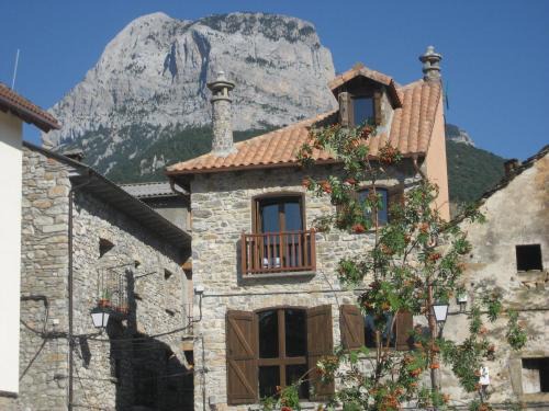 Laspuna House | Casa Rural " El Retiro"
