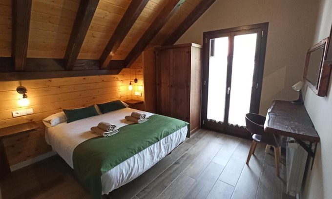 Isaba House | Casa rural ELURKOIA