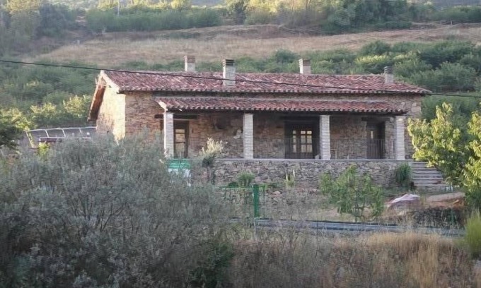 Casas del Castanar Cottage | Casa Rural de Agroturismo El Vallejo for 11 people