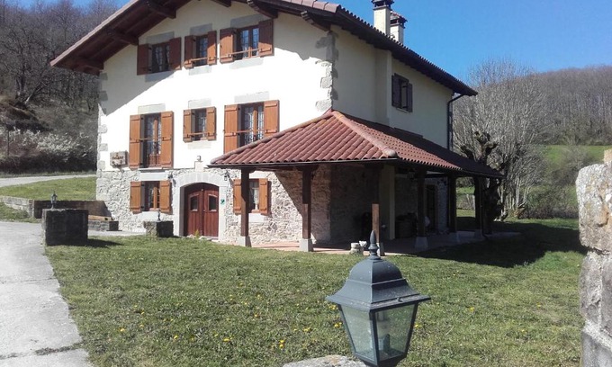Viscarret-Guerendiain House | Casa Rural Idiara