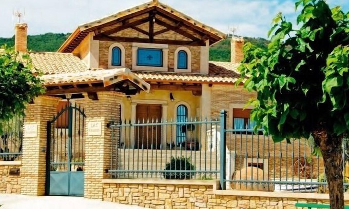Linares de Riofrio Cottage | Casa Rural Las Palomas I and II for 6 people