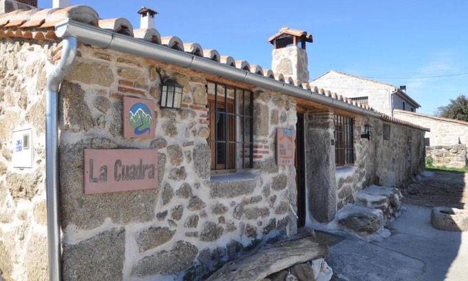 Villar de Corneja Apartment | casa rural La Cuadra