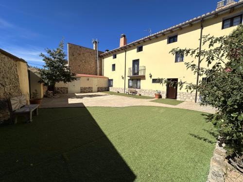 Almenar de Soria House | Casa Rural La Quinta Del Poeta