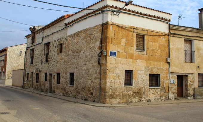 Valbuena de Duero House | CASA RURAL LAS BODEGAS