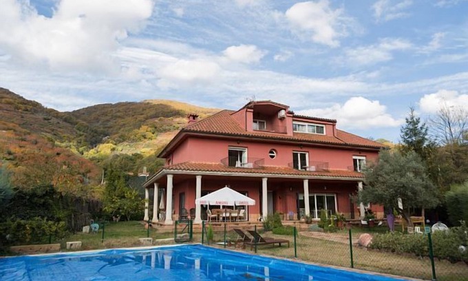 Navaconcejo Cottage | Casa Rural Las Nogaledas for 18 people
