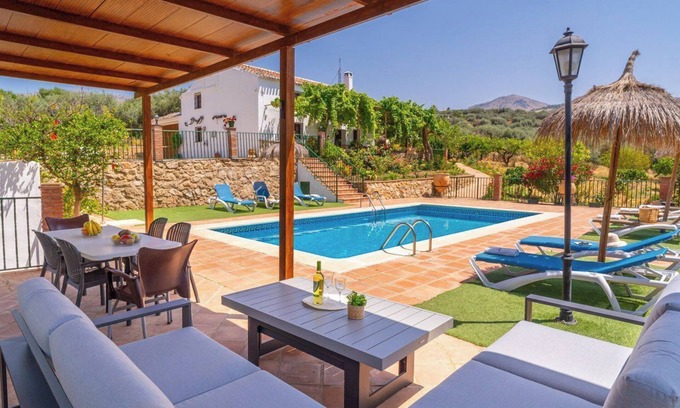 Periana Villa | Casa Rural Loma de Moya Periana by Ruralidays