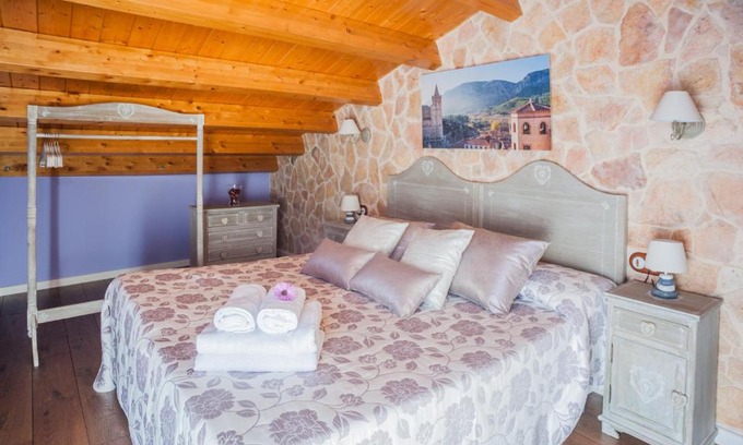 La Mata de los Olmos House | Casa Rural Millán