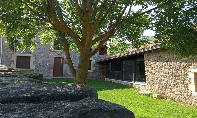 Salces House | Casa Rural Monte Regaliz, close to Alto Campoo ski resort