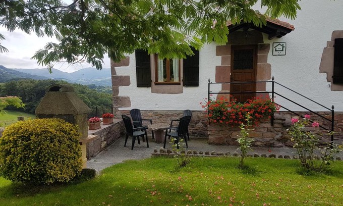 Zuaztoi de Azpilkueta House | Casa Rural Petisansenea II