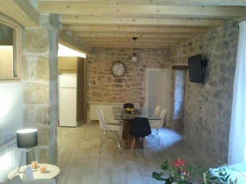 Horta de Sant Joan House | Casa Rural Santana