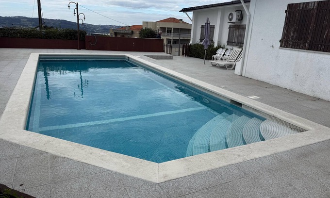 Torno House | Casa São Domingos. House with swimming pool. Pets accepted.
