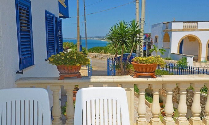 Marina San Gregorio House | Casa Sciro: A cheerful two-story independent house situated at a short distance from the beach, with Free WI-FI.