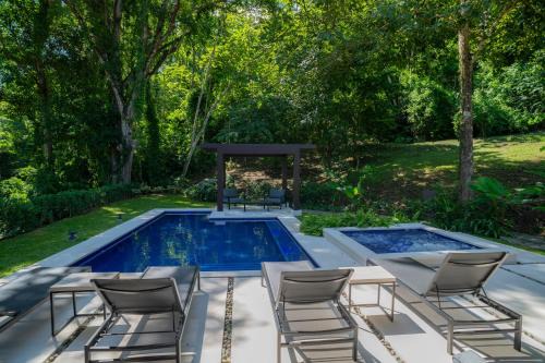 Jaco Villa | Casa Selva Tica 6 bdr pool golf view in Los Suenos