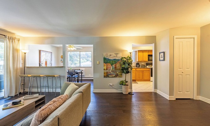 Forest Park Condo | Casa Serenità: Downtown Forest Park, Close to Trains, Parking