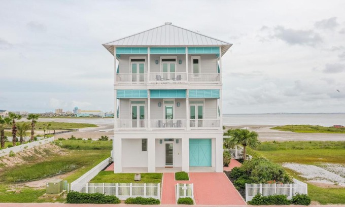 The Shores House | Casa Sirena - Private bayside home with pool home