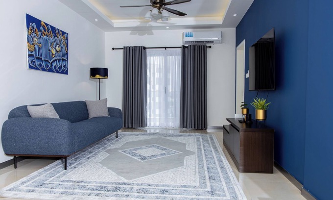 Sakumono Apartment | Casa Spectra – Deluxe 2BR Pool View Unit, 20 mins from the Kotoka Int'l Airport