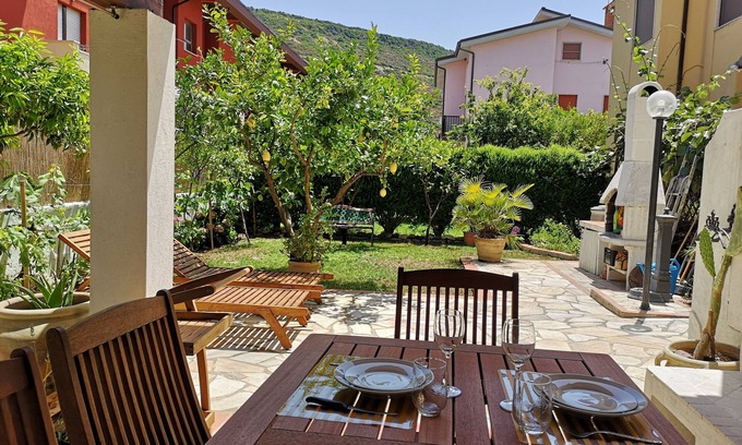 Bosa Marina House | Casa STELLA MARINA, 150m to beach, veranda, garden, bbq, air conditioners, WIFI.
