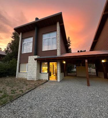 Angostura Ski Chalet | Casa Sukha ALOJAMIENTOS PATAGONICOS