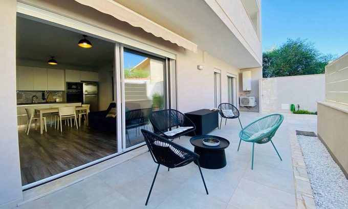 Torre Grande Apartment | Casa Sunset - Stylish, Modern, Fully Equipped Apartment Near the Beach