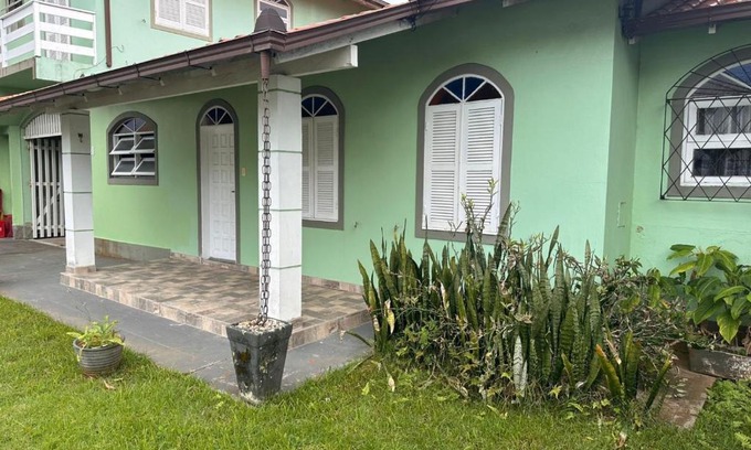 Barra da Lagoa House | Casa térrea com churrasqueira a metros da praia