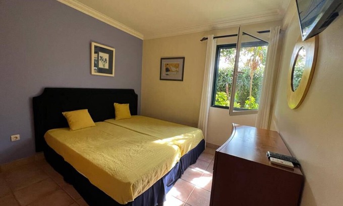 Pedras Pretas House | Casa t3, Térrea com Churrasco e Acesso Direto ao mar
