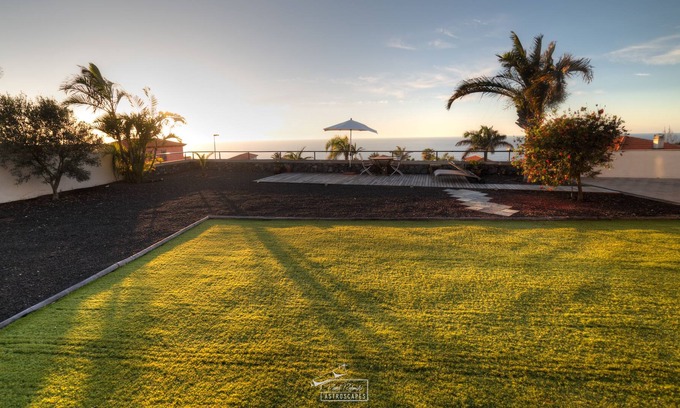 Juan Fernandez Villa | Casa Tagoro, facing the ocean.
