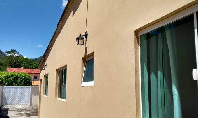 Jardim Veneza House | CASA TERREA PERUIBE 5 MIN FROM THE CENTER, BEAUTIFUL VIEW, CLOSE TO EVERYTHING.