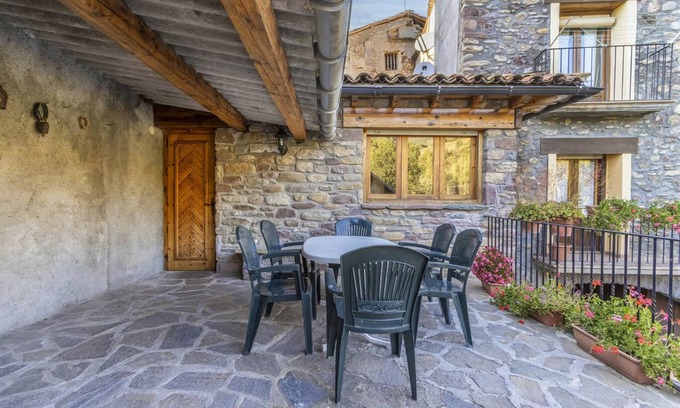 Les Iglesies Cottage | Casa Teulé for 5 people