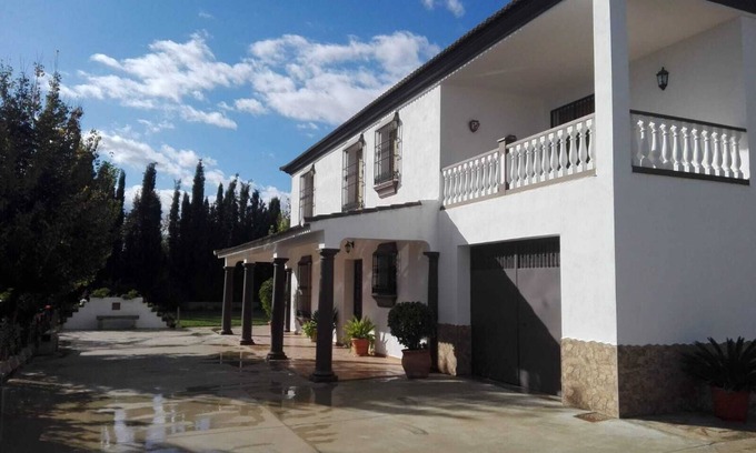 Cordoba House | Casa Tita Carmen, with gardens.