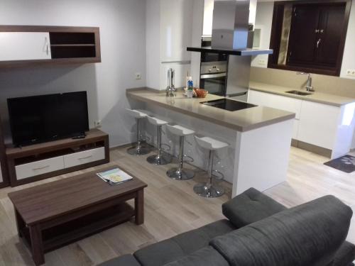 Coles House | Casa Tras Do Rio