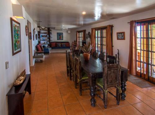 Esterillos Oeste House | Casa Tres Pochotes - Esterillos Oeste Beach Front