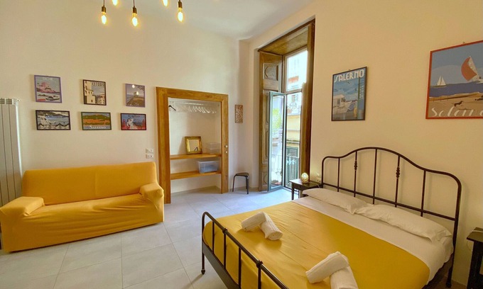 Rione Duomo Apartment | ~Casa Trevisone~ Modern flat in the heart of Salerno with balcony