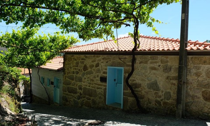 Campo de Gerez House | Casa Tritão