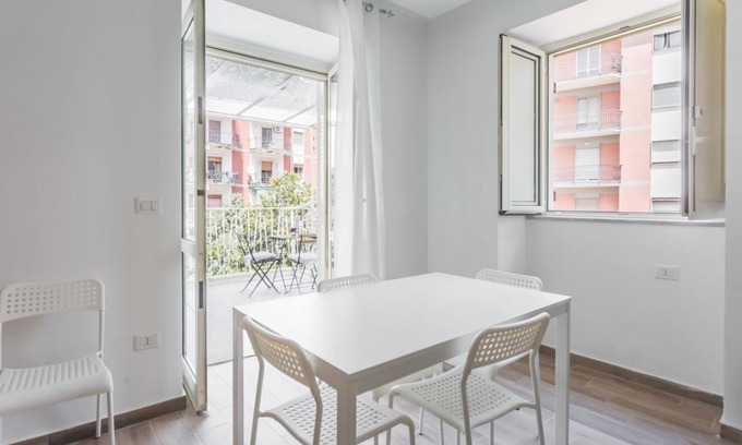 San Giorgio a Cremano Apartment | Casa Troisi by dimorra