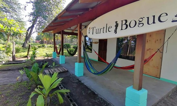 Tortuguero House | Casa turtle Bogue