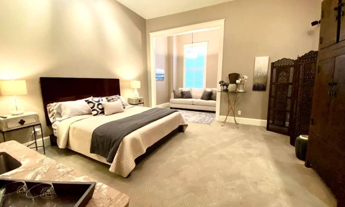 Downtown Apartment | Casa Urbana's - The Ohio Bedroom