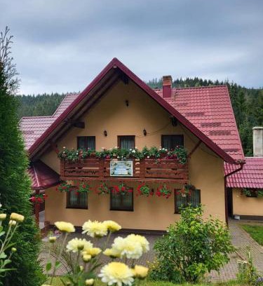 Vatra Moldovitei Cabin | Casa Ursuleasa