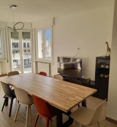 Costa Volpino Apartment | Casa Vacanza "Aurora"