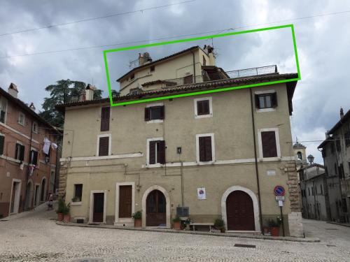 Orvinio Apartment | Casa Vacanza La Piazza