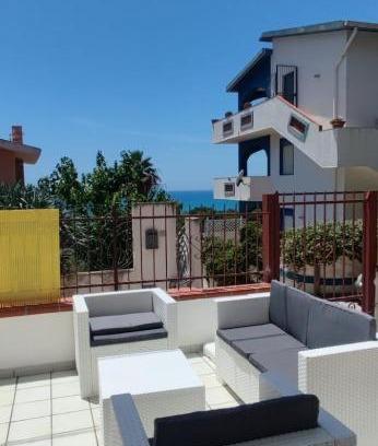 Fiumenaro House | Casa Vacanze Sentilmare