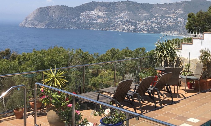 Almunecar Villa | Casa Valderrama - Beautiful Spacious Villa With Private Pool And Large Hot Tub.