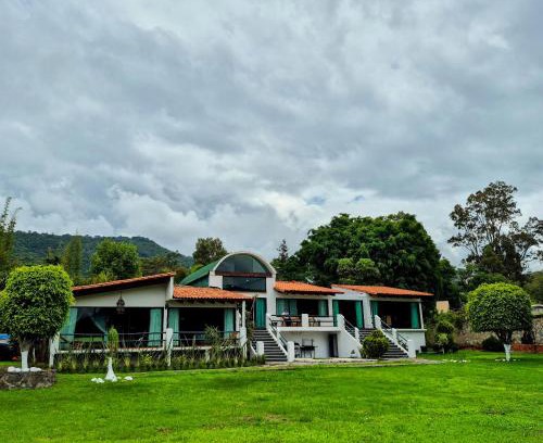 El Santuario House | Casa Valle Horus